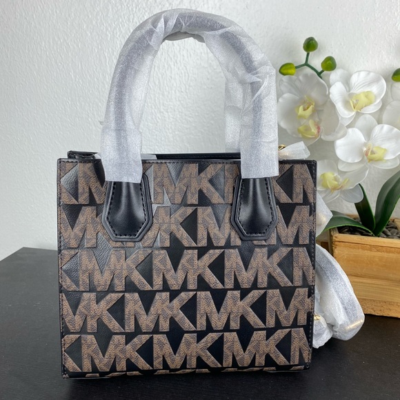 Michael Kors Bags Michael Kors Mercer Md Messenger Bag Poshmark